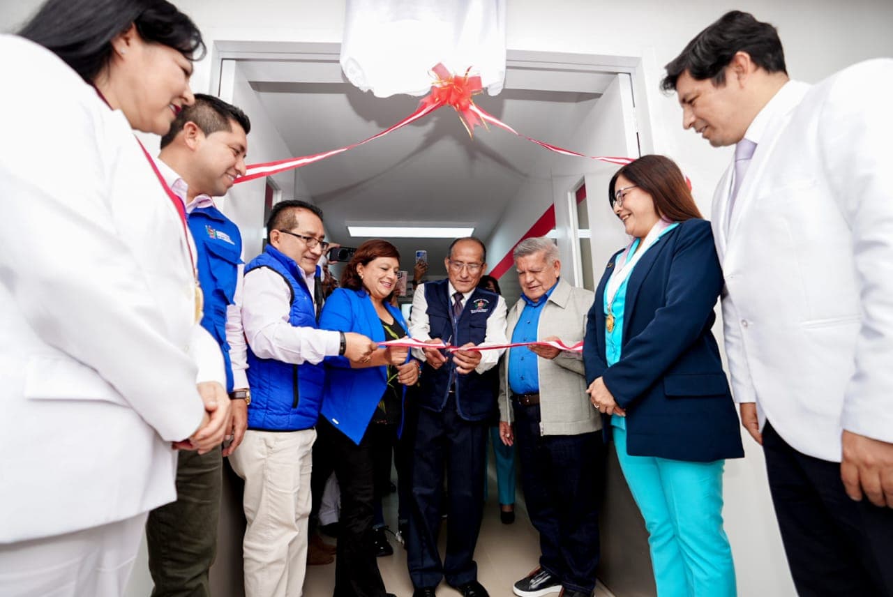 César Acuña moderniza hospitales La Noria y Vista Alegre para brindar atención de calidad