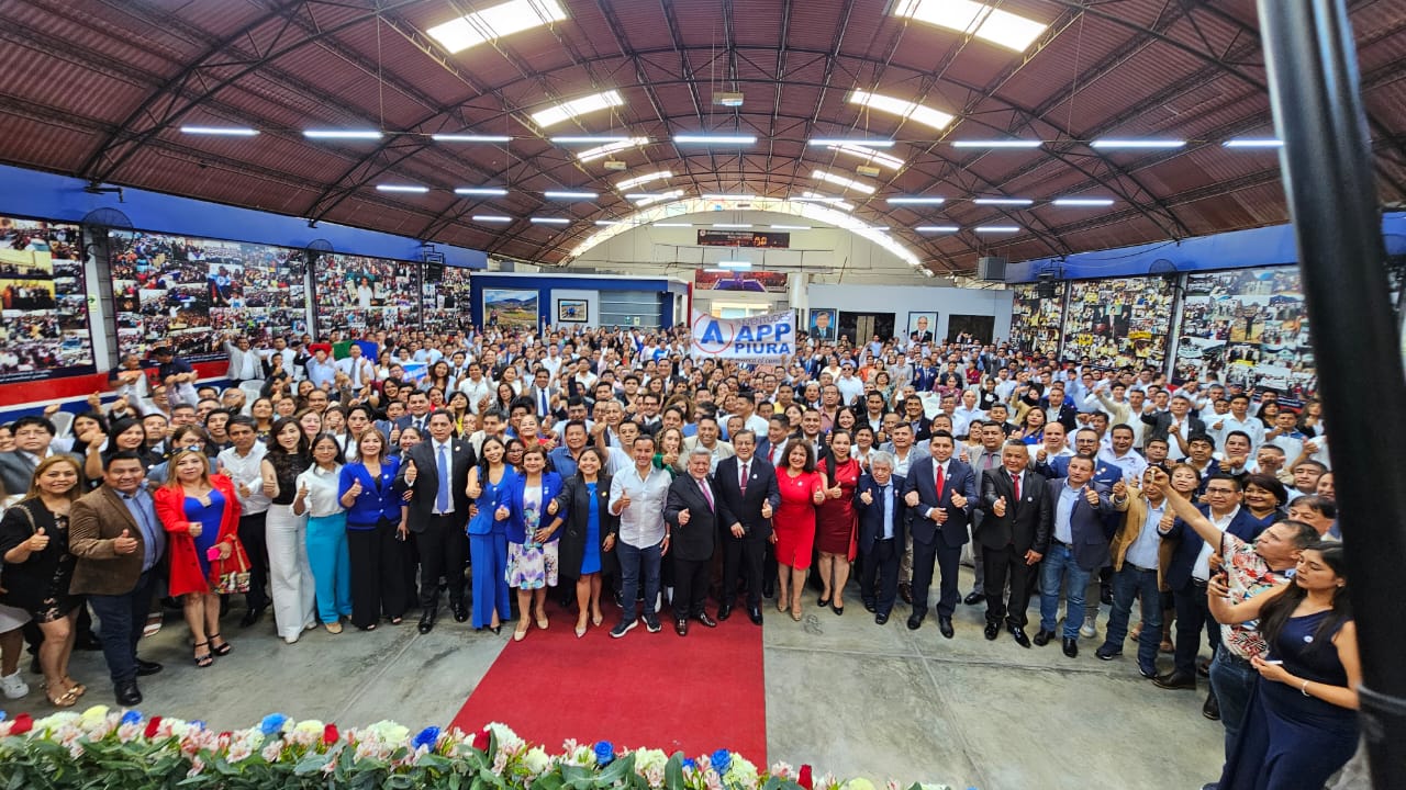 César Acuña en evento político