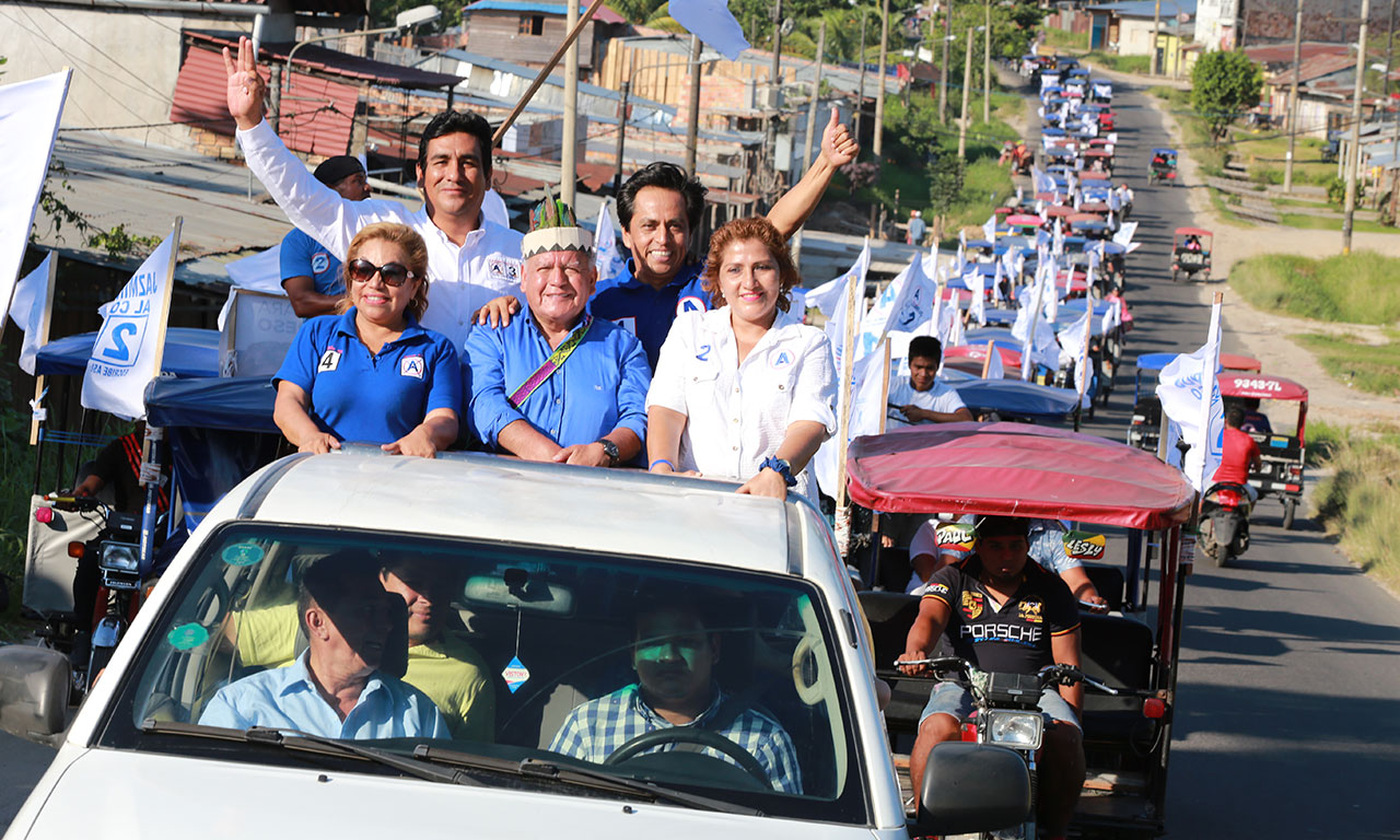César Acuña recorre la región Loreto para apoyar a sus candidatos