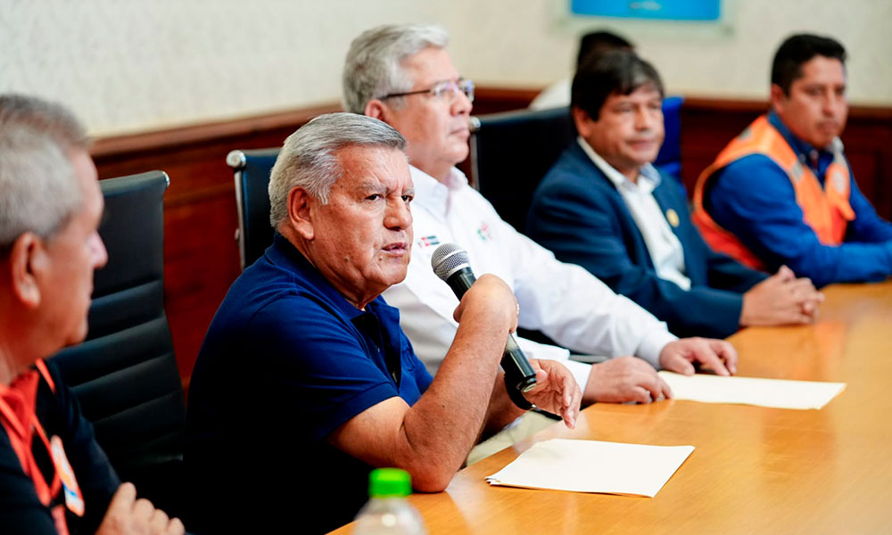 Gobernador de La Libertad, César Acuña, lidera acciones ante lluvias en la región